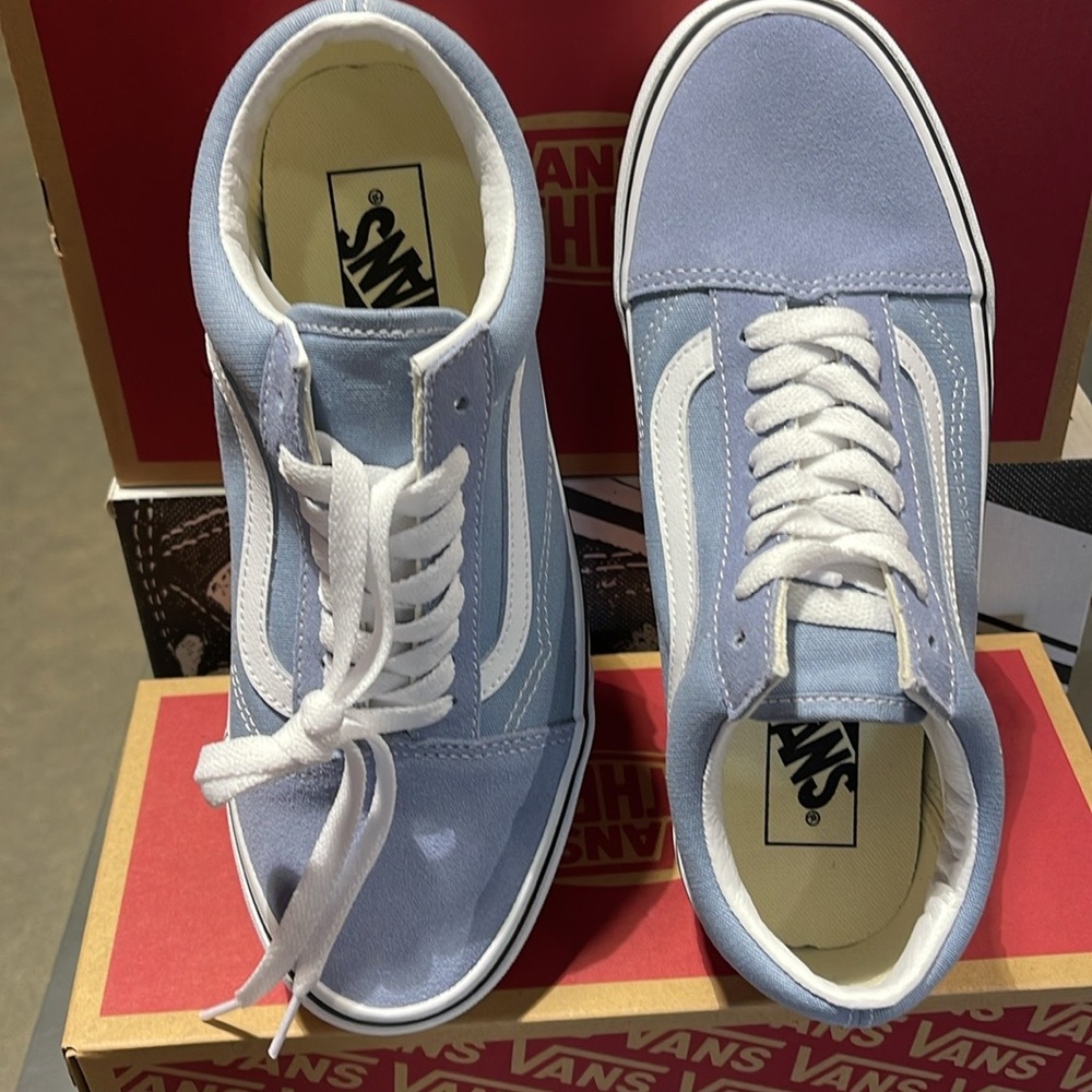 Vans WMNS Old Skool
Color Theory Dusty Blue
VN0007NTDSB Light Blue Sneakers - Picture 12 of 16